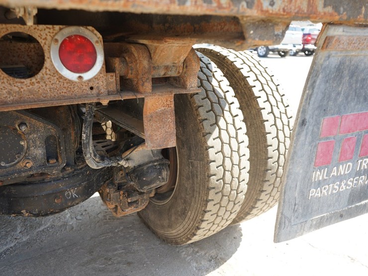 2014-mack-granite-gu713-image-41
