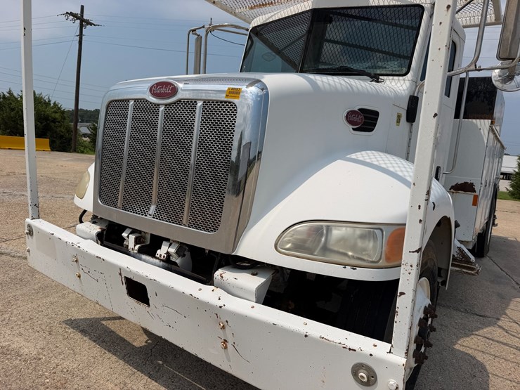2007-peterbilt-335-image-13