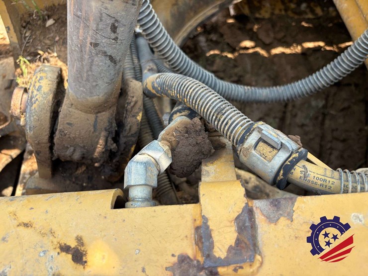 2015-caterpillar-d6t-lgp-image-30