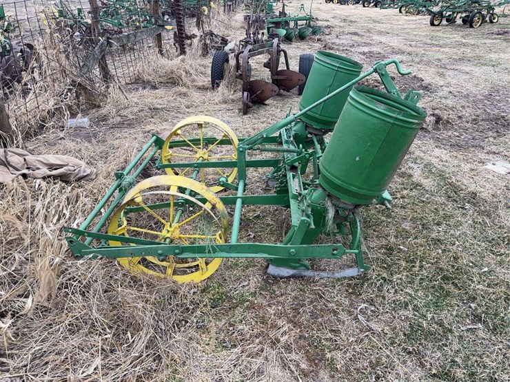 john-deere-two-row-planter-image-6