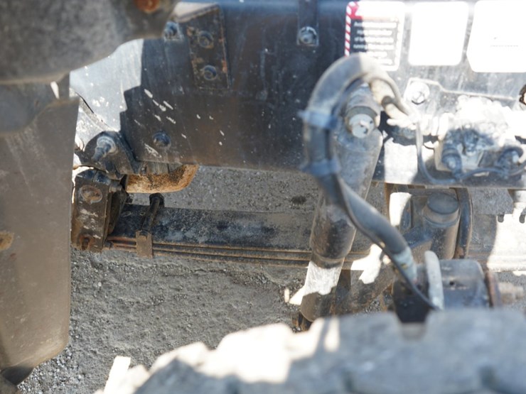 2014-mack-granite-gu713-image-25