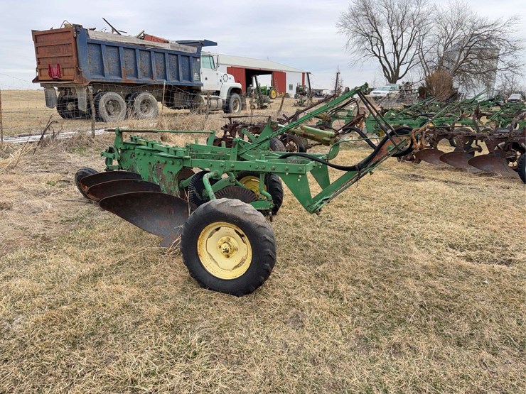 john-deere-555-image-1