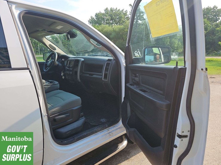2015-dodge-1500-image-24