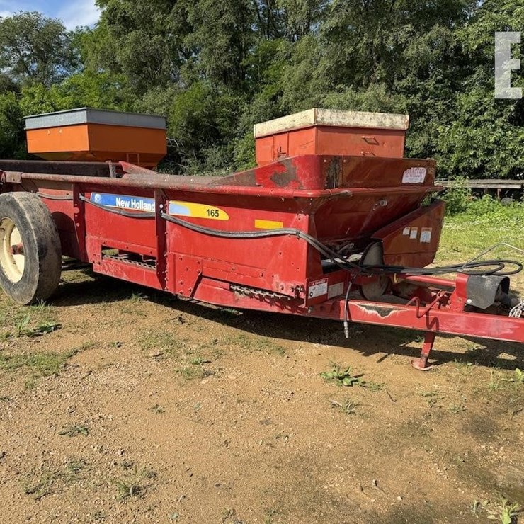2012 NEW HOLLAND 165