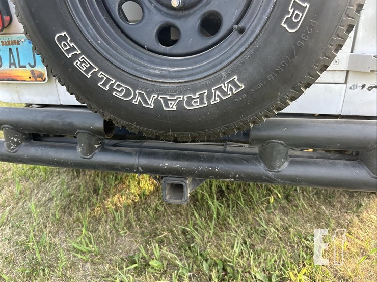 1993-jeep-wrangler-image-19