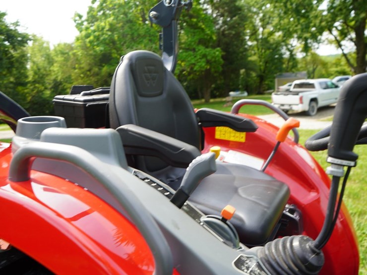 2024-massey-ferguson-1835m-image-12