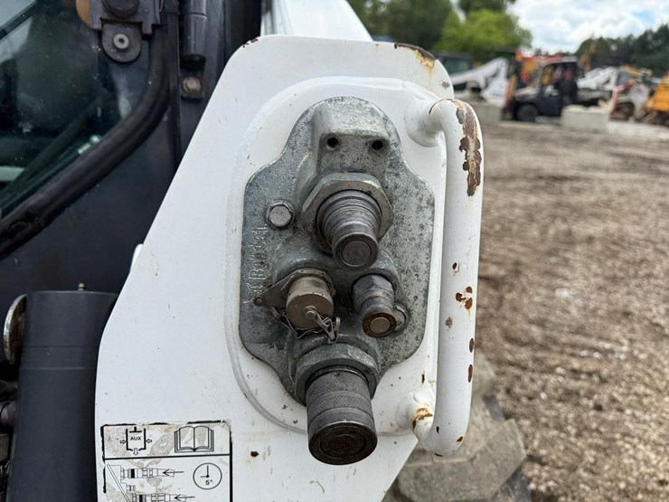 2018-bobcat-s570-image-11