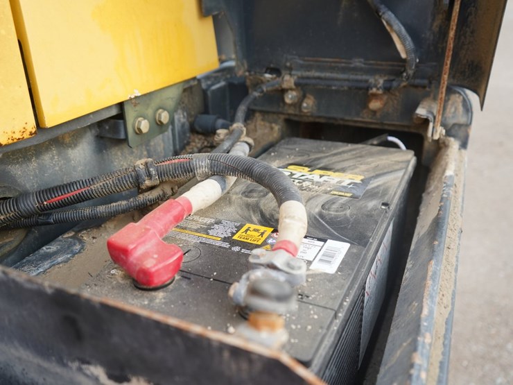 2012-komatsu-wa470-6-image-41