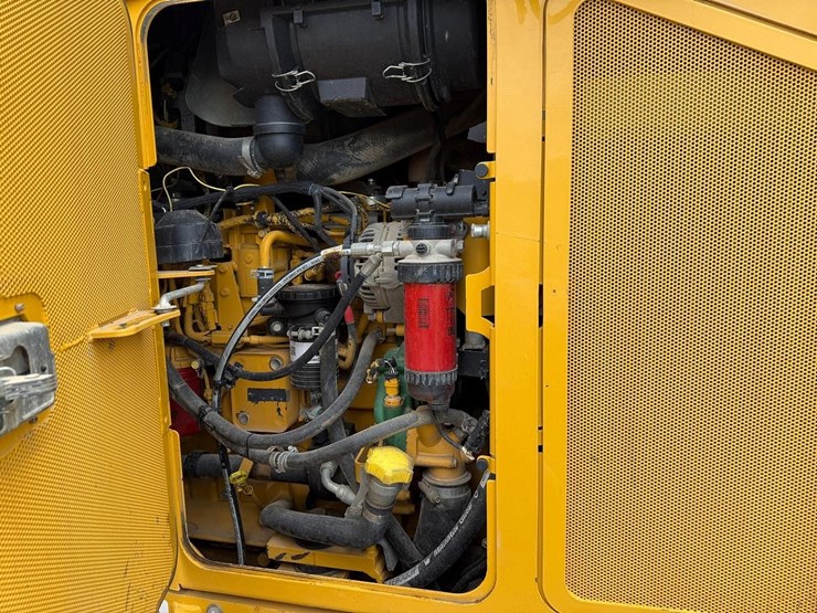 2018-deere-655k-image-17