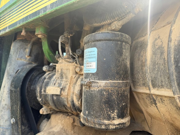 john-deere-8410t-image-68