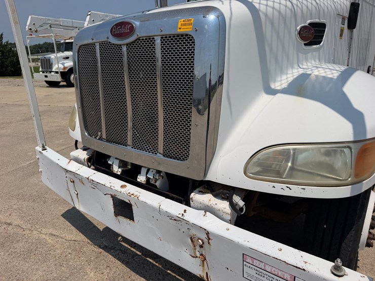 2007-peterbilt-335-image-15