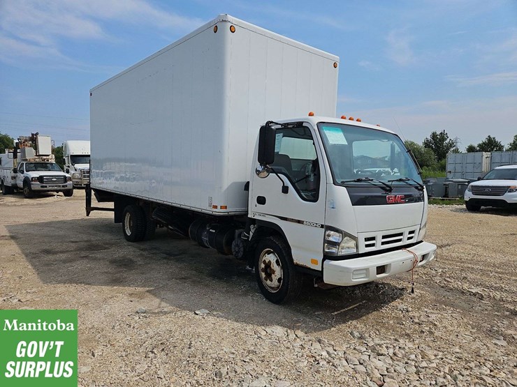 2007-gmc-w5500-image-4