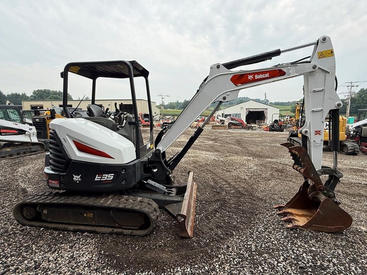 2023-bobcat-e35-image-5