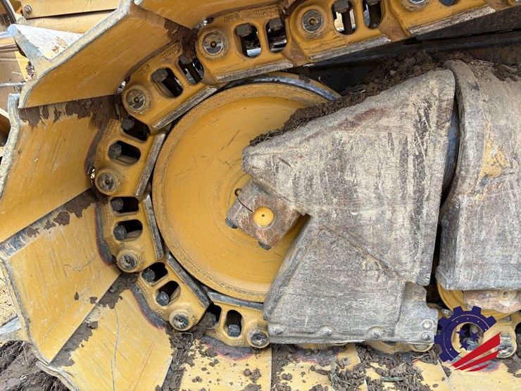 2015-caterpillar-d6t-lgp-image-32