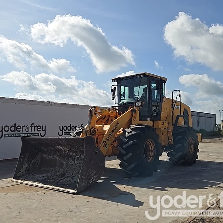 HYUNDAI HL955