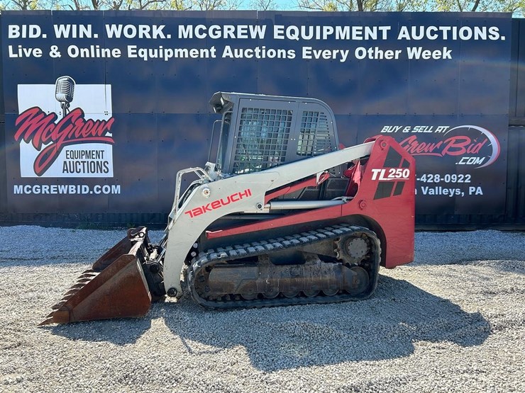 2011-takeuchi-tl250-image-1