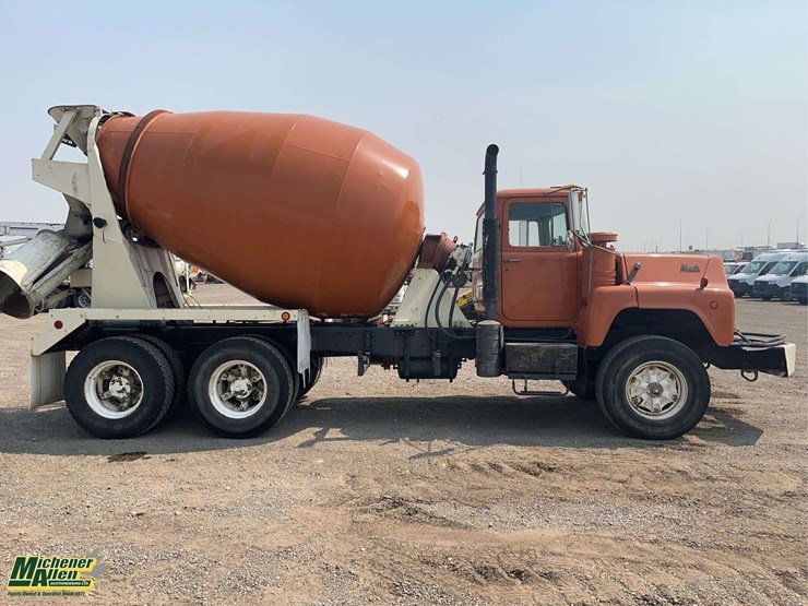 1989-mack-dm690s-image-6