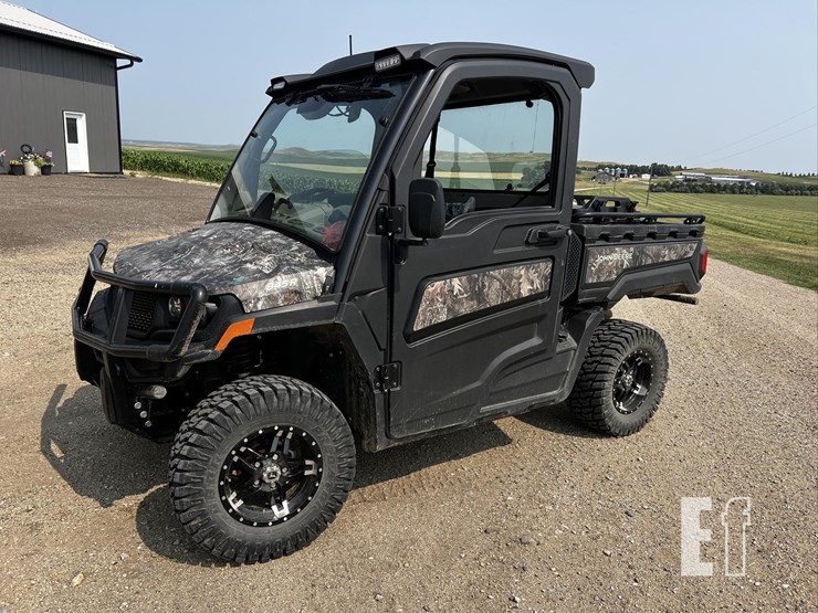 2025-john-deere-gator-xuv-835r-image-1