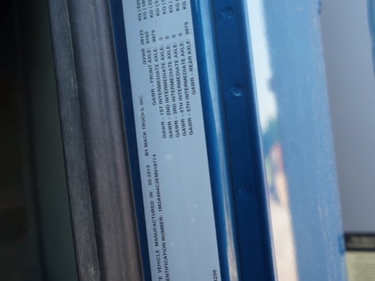 2014-mack-granite-gu713-image-50