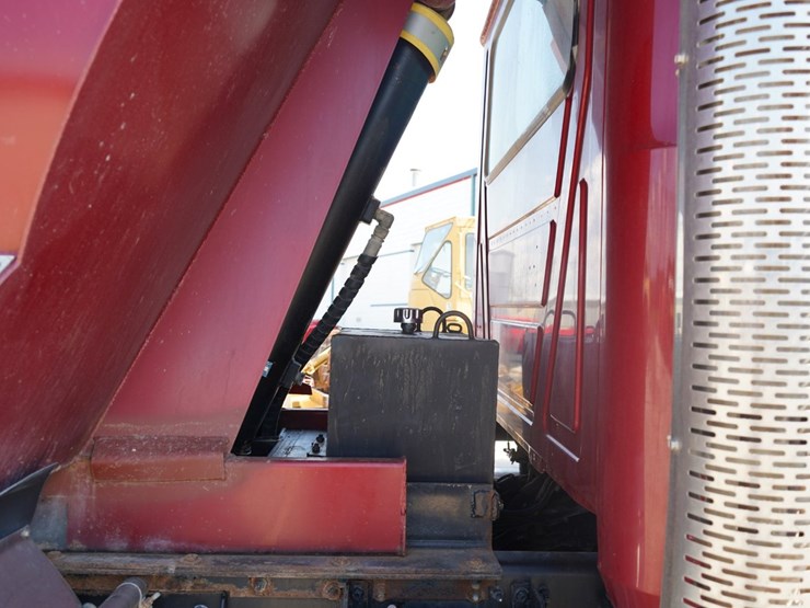 2018-mack-granite-gu713-image-37
