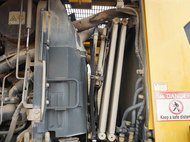 2012-komatsu-wa470-6-image-21