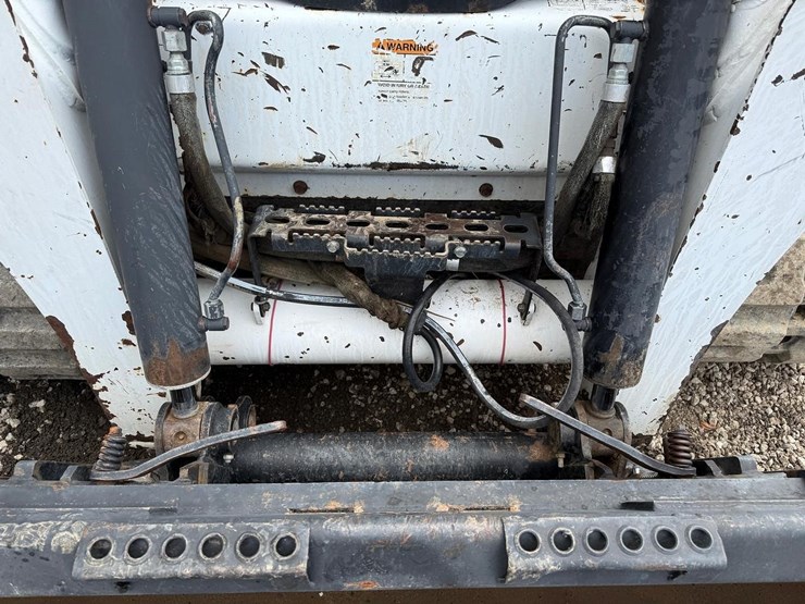 2012-bobcat-t870-image-10