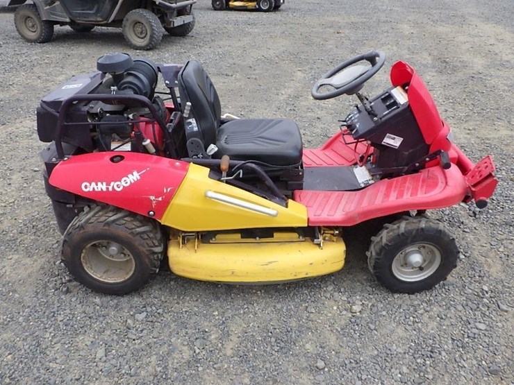 canycom-cmx2402-ride-on-mower-image-4
