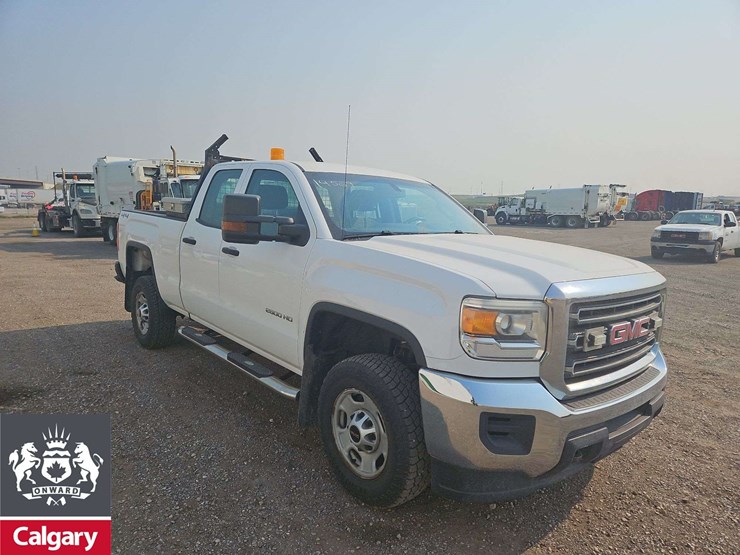 2015-gmc-sierra-2500hd-image-7