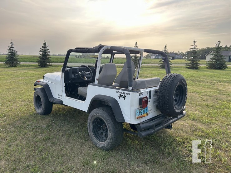 1993-jeep-wrangler-image-8