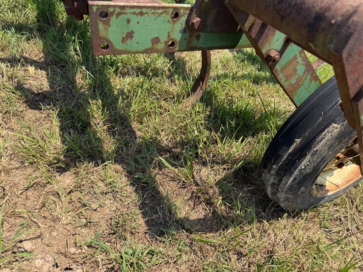 john-deere-100-image-21