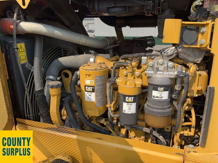 2014-caterpillar-d5k2-image-24