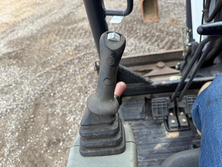 2014-bobcat-e35-image-26