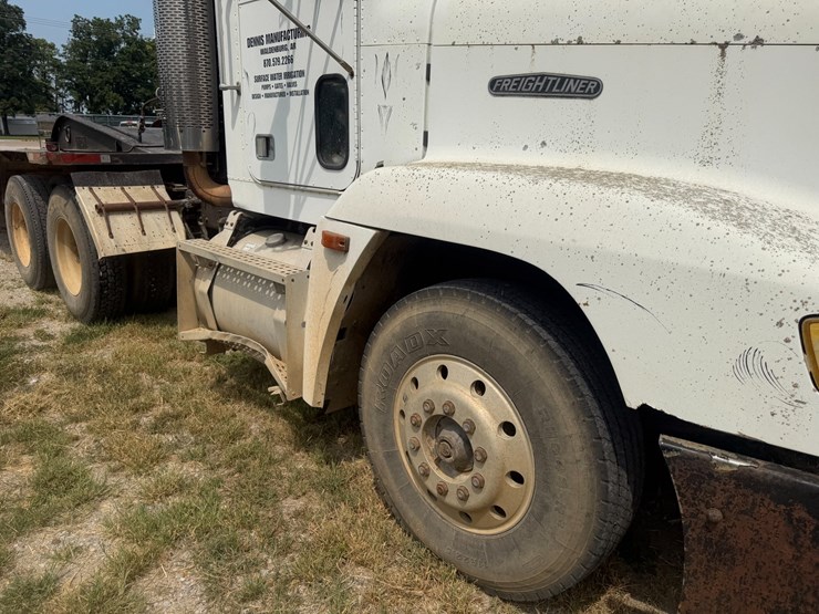 1990-freightliner-fld120-image-41