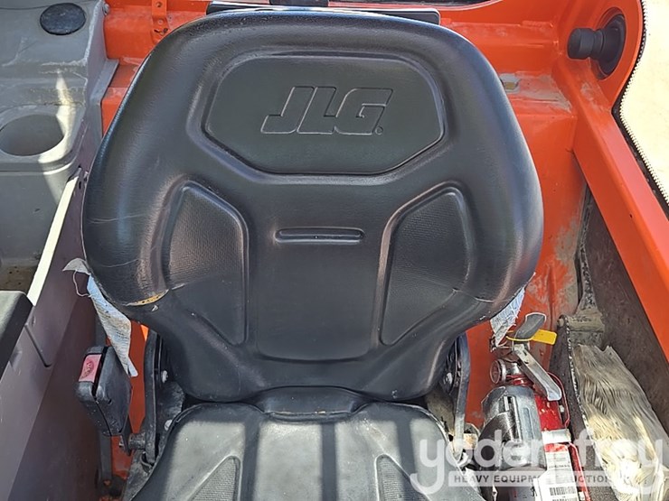 2018-jlg-1055-image-55
