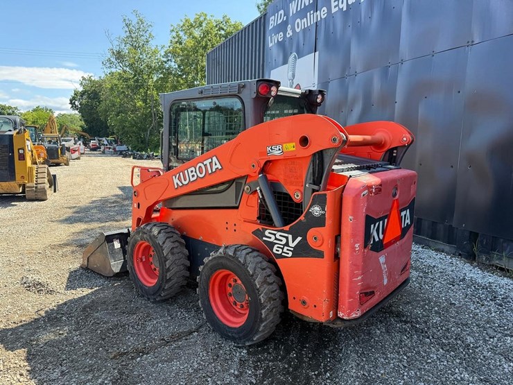 kubota-ssv65-image-2