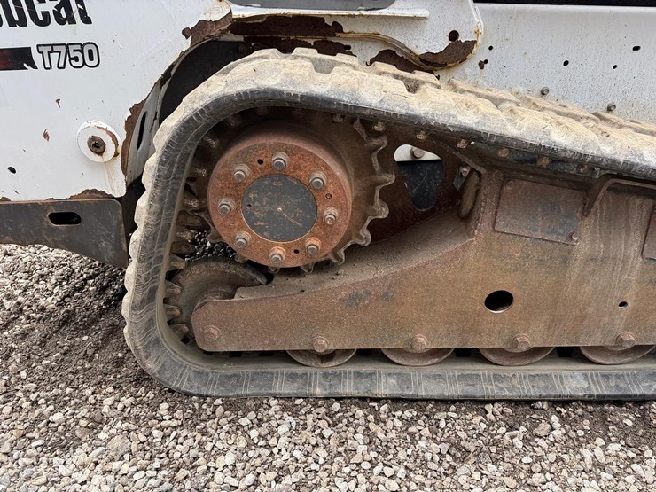 2012-bobcat-t750-image-13