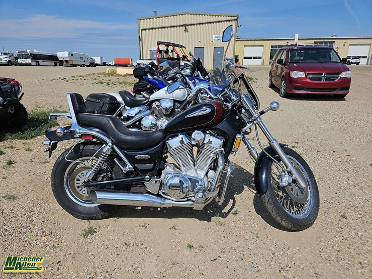 1996-suzuki-intruder-vs1400gl-image-3