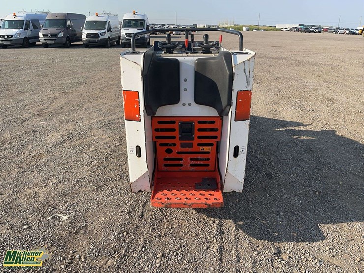 2019-bobcat-mt85-image-4