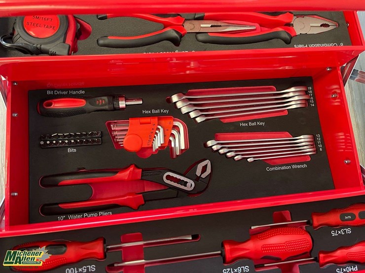 unused-boss-18in-x-8in-cantilever-tool-box-with-set-of-tools-and-foam-organizer-insert-image-8