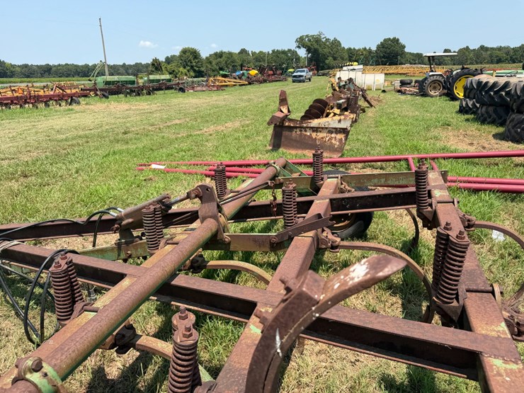 john-deere-100-image-19