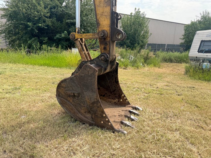 komatsu-pc200-image-38