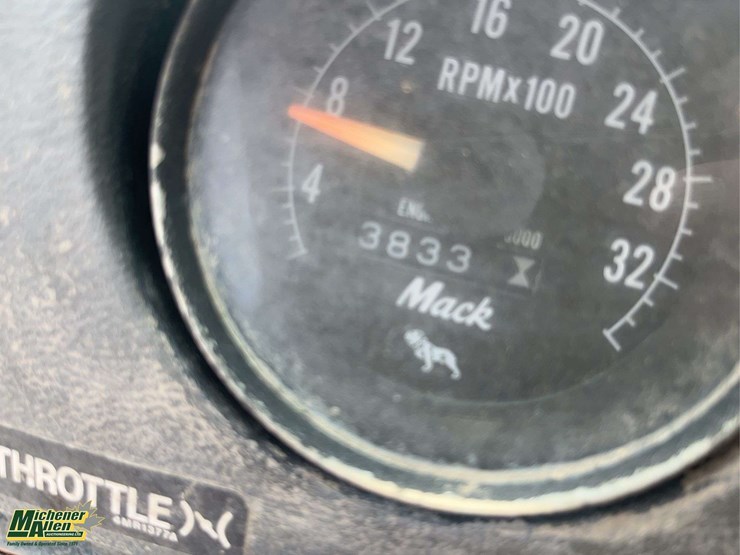 1989-mack-dm690s-image-24