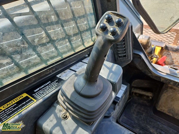 2024-deere-325g-image-19