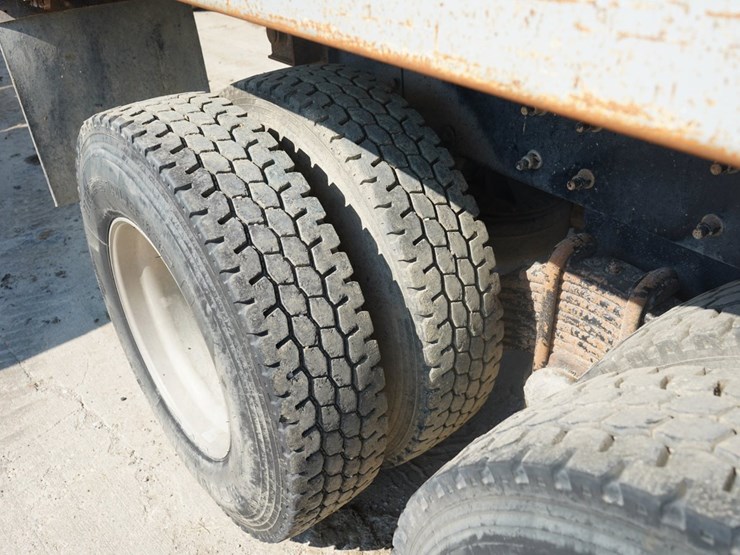 2014-mack-granite-gu713-image-44