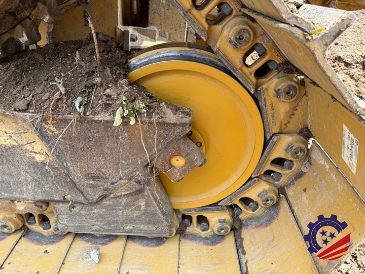 2015-caterpillar-d6t-lgp-image-35