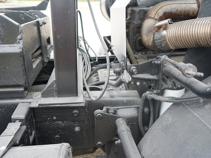 2005-mack-mr688s-image-38