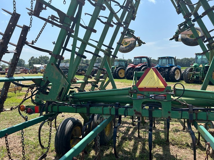 john-deere-34-image-23