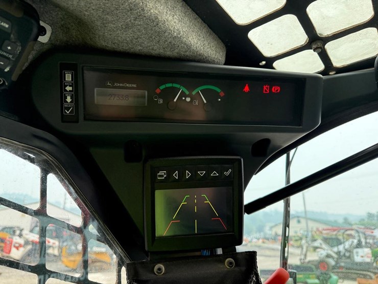 2020-deere-331g-image-23