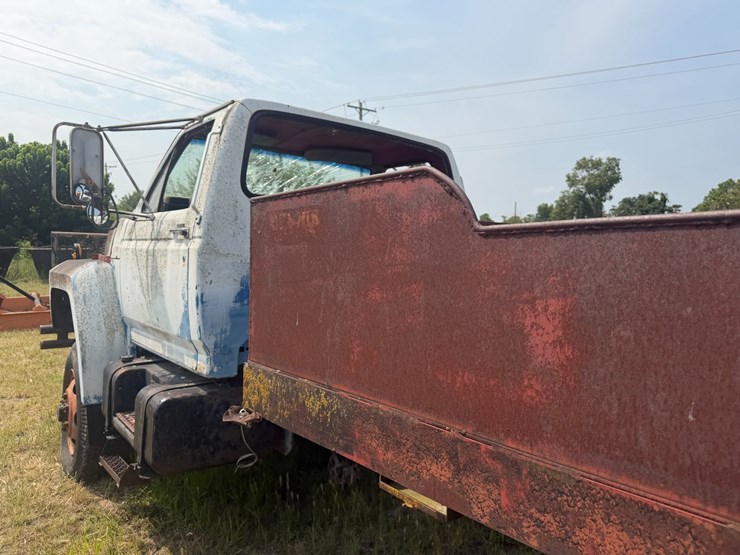 1985-ford-f700-image-34