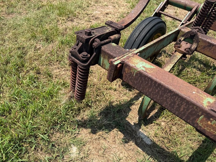 john-deere-100-image-17